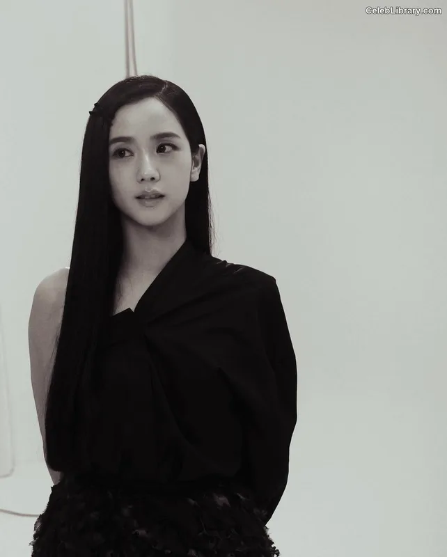 Jisoo - BLΛƆKPIИK ( BLACKPINK ) photo 20 of 2451