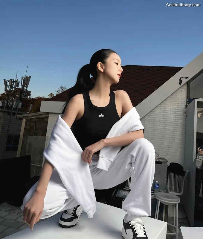 Jisoo - BLΛƆKPIИK ( BLACKPINK ) photo 3 of 2451
