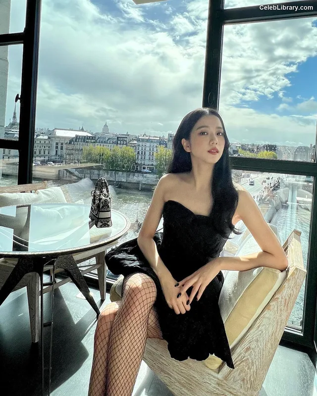 Jisoo - BLΛƆKPIИK ( BLACKPINK ) photo 6 of 2451