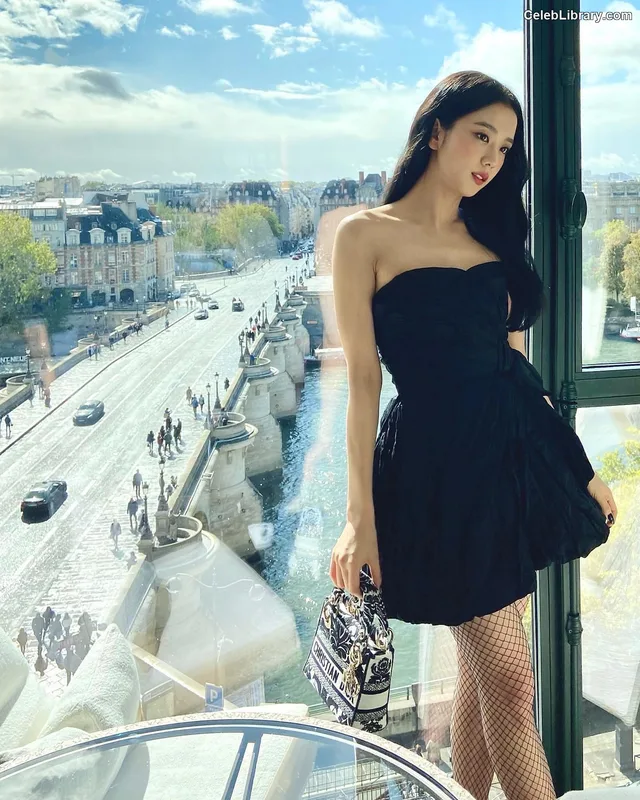 Jisoo - BLΛƆKPIИK ( BLACKPINK ) photo 7 of 2451