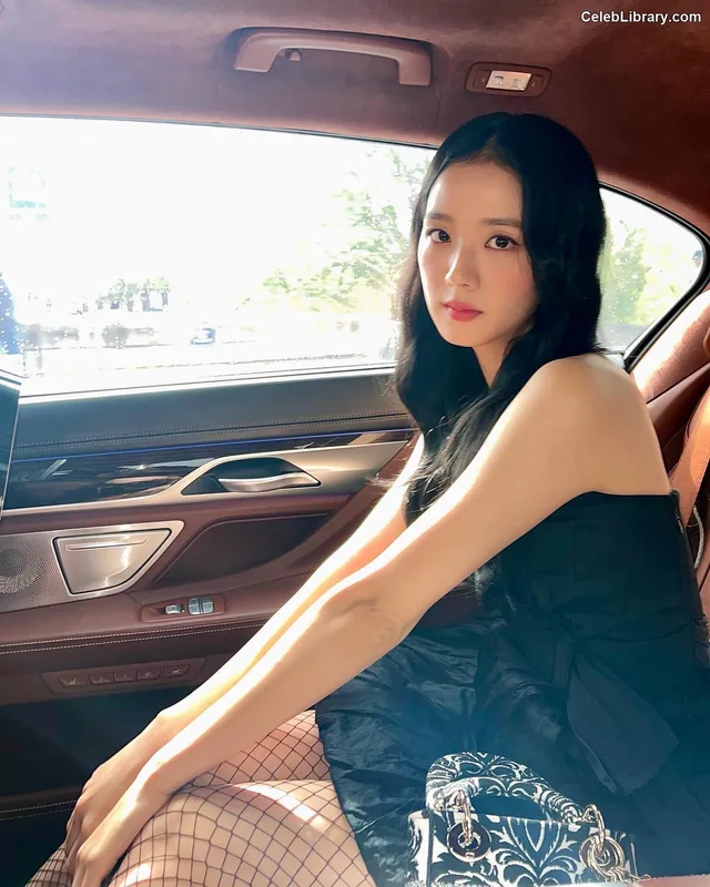 Jisoo - BLΛƆKPIИK ( BLACKPINK ) photo 10 of 2451