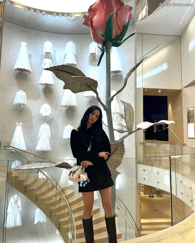 Jisoo - BLΛƆKPIИK ( BLACKPINK ) photo 20 of 2451