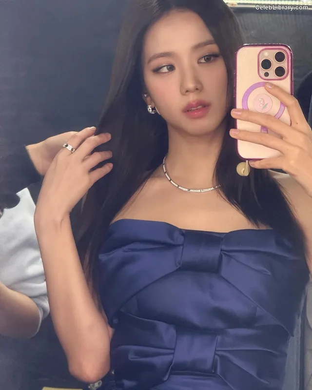 Jisoo - BLΛƆKPIИK ( BLACKPINK ) photo 10 of 2451