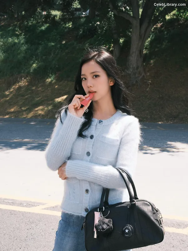 Jisoo - BLΛƆKPIИK ( BLACKPINK ) photo 23 of 2451