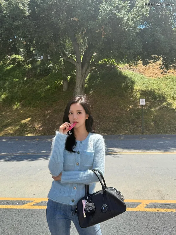 Jisoo  - BLΛƆKPIИK ( BLACKPINK ) photo 1 of 2451