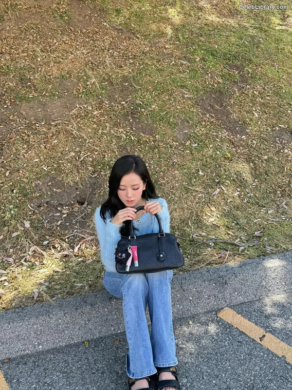 Jisoo  - BLΛƆKPIИK ( BLACKPINK ) photo 2 of 2451