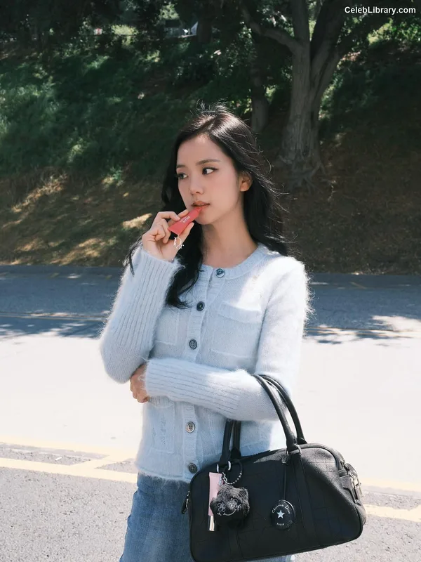 Jisoo  - BLΛƆKPIИK ( BLACKPINK ) photo 4 of 2451
