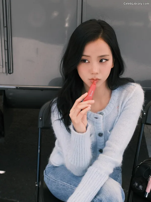 Jisoo  - BLΛƆKPIИK ( BLACKPINK ) photo 6 of 2451