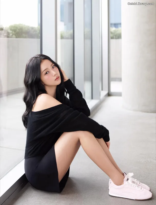 Jisoo  - BLΛƆKPIИK ( BLACKPINK ) photo 13 of 2451