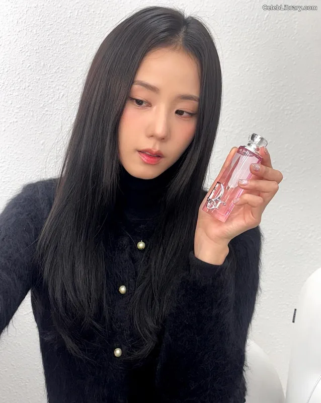 Jisoo  - BLΛƆKPIИK ( BLACKPINK ) photo 18 of 2451