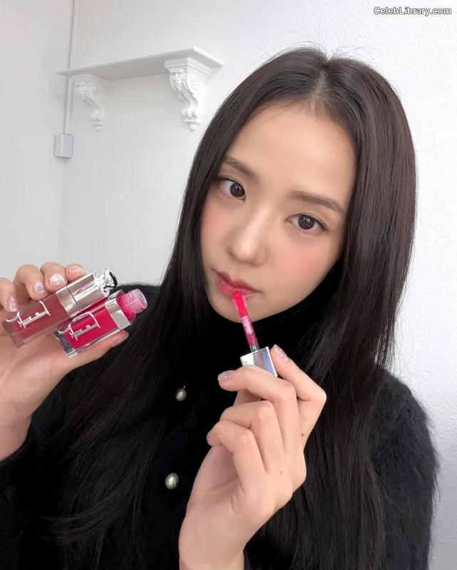 Jisoo  - BLΛƆKPIИK ( BLACKPINK ) photo 20 of 2451
