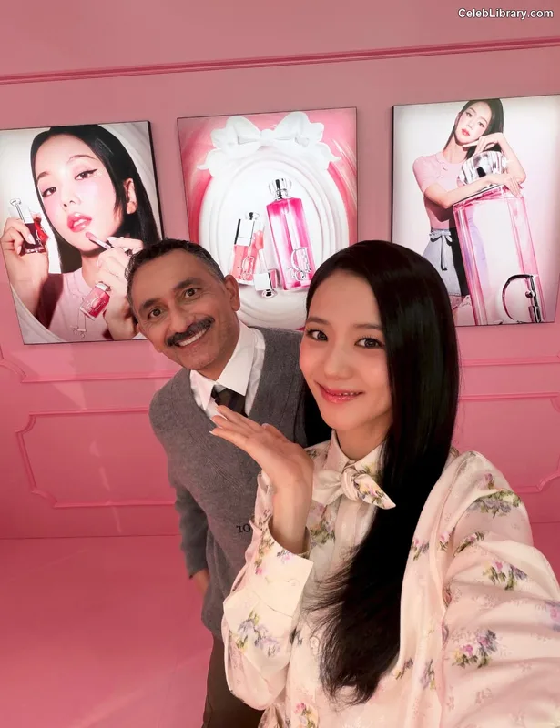 Jisoo  - BLΛƆKPIИK ( BLACKPINK ) photo 7 of 2451