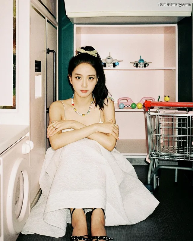 Jisoo  - BLΛƆKPIИK ( BLACKPINK ) photo 9 of 2451