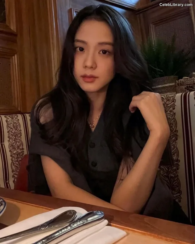 Jisoo  - BLΛƆKPIИK ( BLACKPINK ) photo 11 of 2451