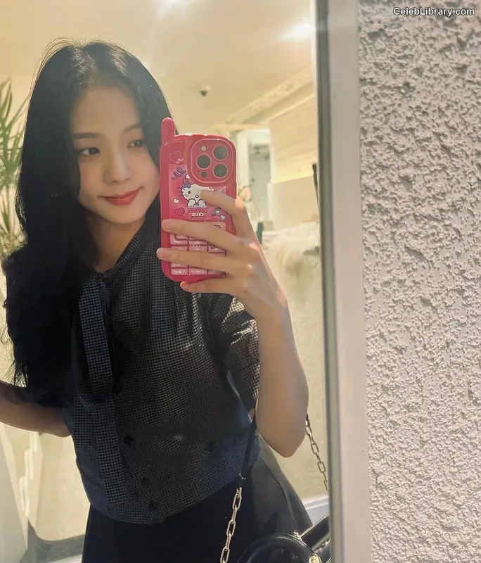 Jisoo  - BLΛƆKPIИK ( BLACKPINK ) photo 17 of 2451