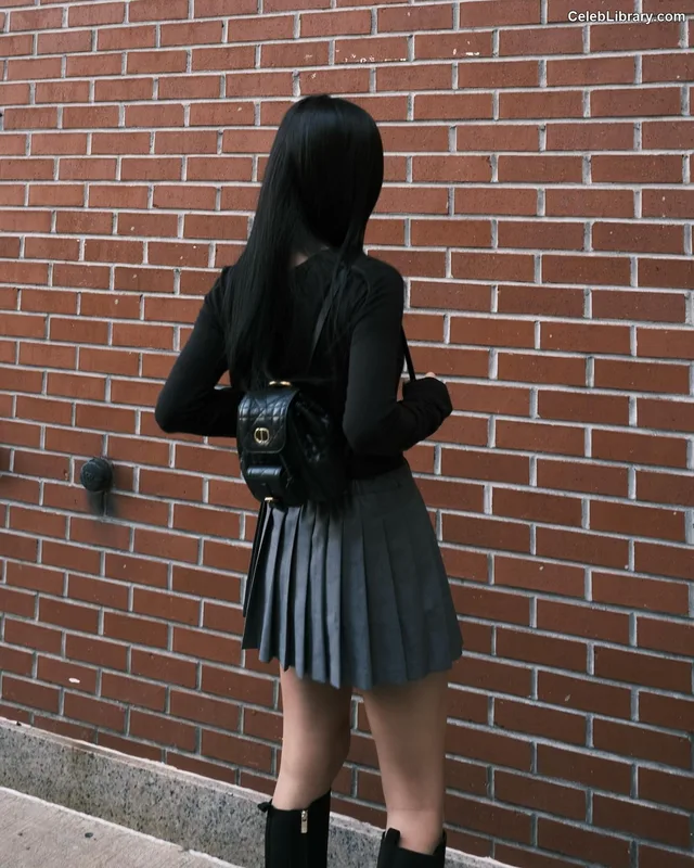 Jisoo  - BLΛƆKPIИK ( BLACKPINK ) photo 2 of 2451