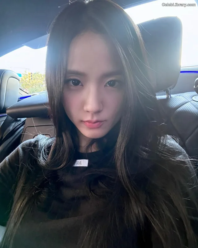 Jisoo  - BLΛƆKPIИK ( BLACKPINK ) photo 3 of 2451
