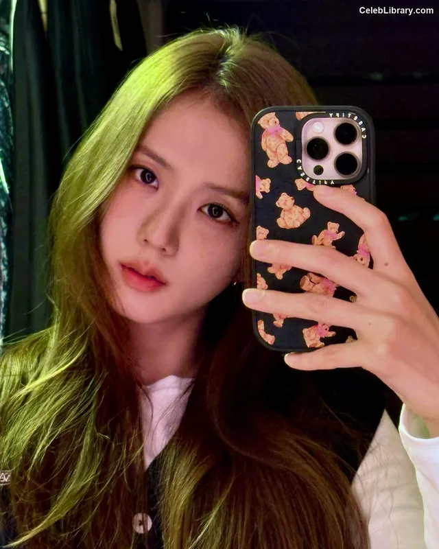 Jisoo  - BLΛƆKPIИK ( BLACKPINK ) photo 6 of 2451