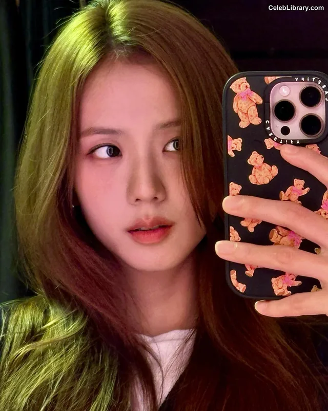 Jisoo  - BLΛƆKPIИK ( BLACKPINK ) photo 11 of 2451