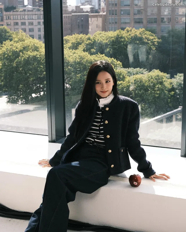 Jisoo  - BLΛƆKPIИK ( BLACKPINK ) photo 16 of 2451