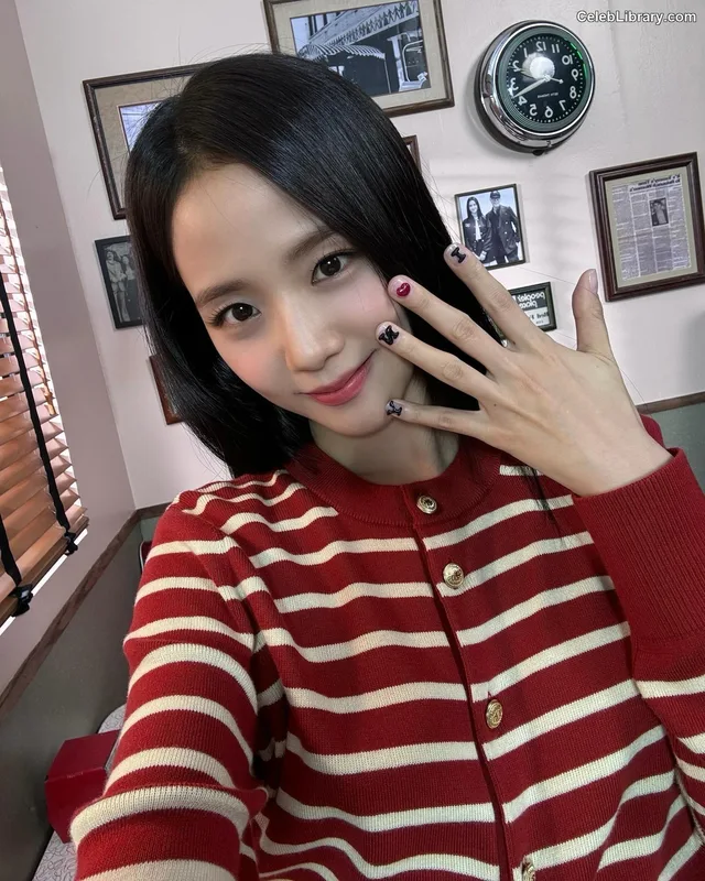 Jisoo  - BLΛƆKPIИK ( BLACKPINK ) photo 17 of 2451