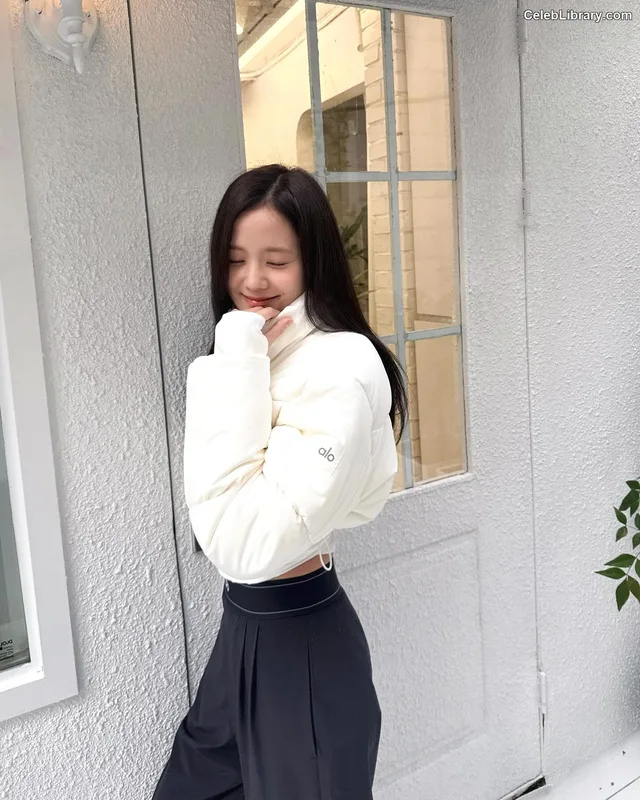 Jisoo  - BLΛƆKPIИK ( BLACKPINK ) photo 20 of 2451