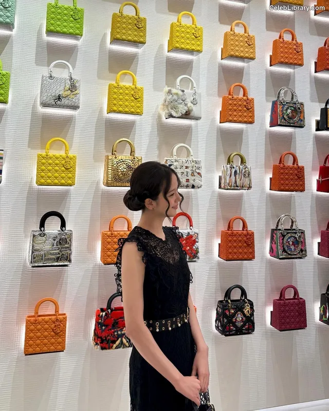 Jisoo  - BLΛƆKPIИK ( BLACKPINK ) photo 5 of 2451