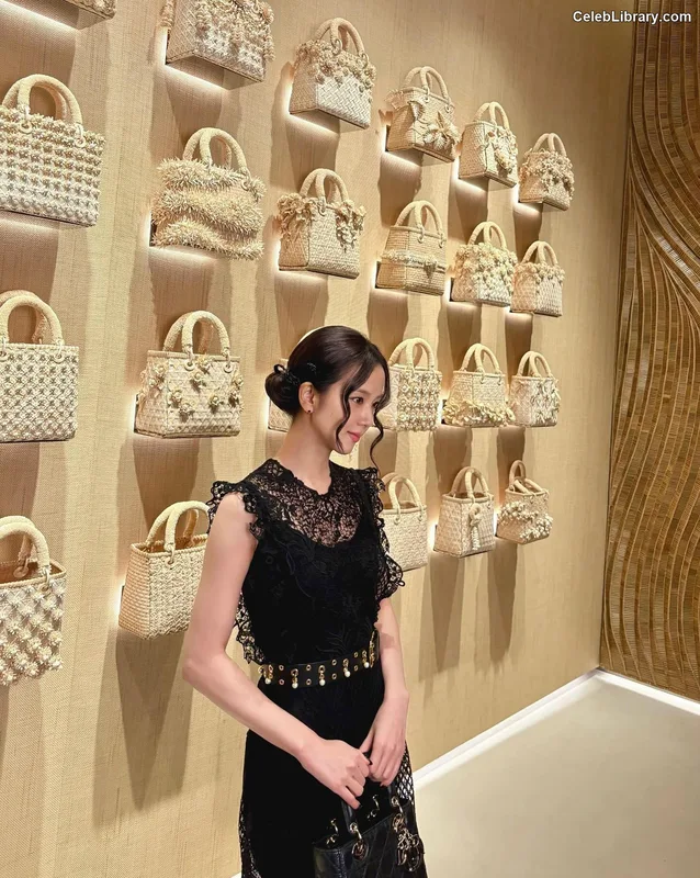 Jisoo  - BLΛƆKPIИK ( BLACKPINK ) photo 7 of 2451