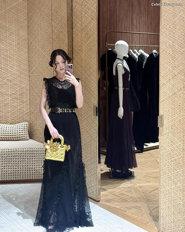 Jisoo  - BLΛƆKPIИK ( BLACKPINK ) photo 12 of 2451