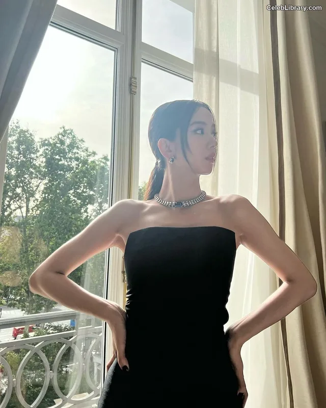 Jisoo  - BLΛƆKPIИK ( BLACKPINK ) photo 21 of 2451