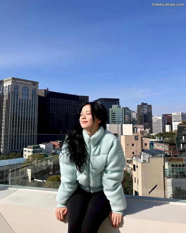 Jisoo  - BLΛƆKPIИK ( BLACKPINK ) photo 16 of 2451