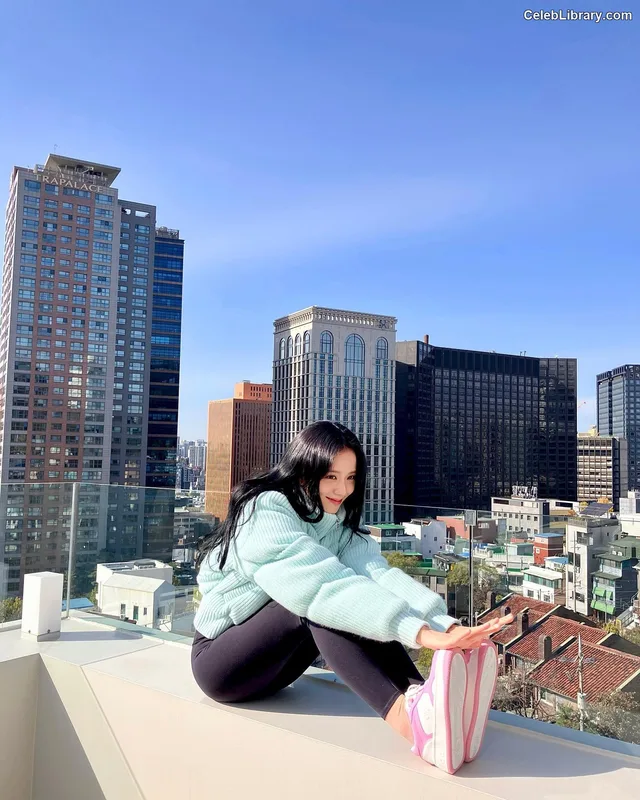 Jisoo  - BLΛƆKPIИK ( BLACKPINK ) photo 20 of 2451