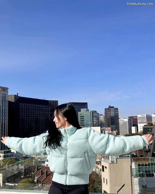 Jisoo  - BLΛƆKPIИK ( BLACKPINK ) photo 21 of 2451