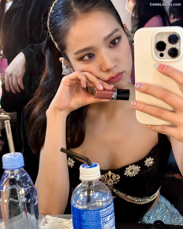 Jisoo  - BLΛƆKPIИK ( BLACKPINK ) photo 2 of 2451