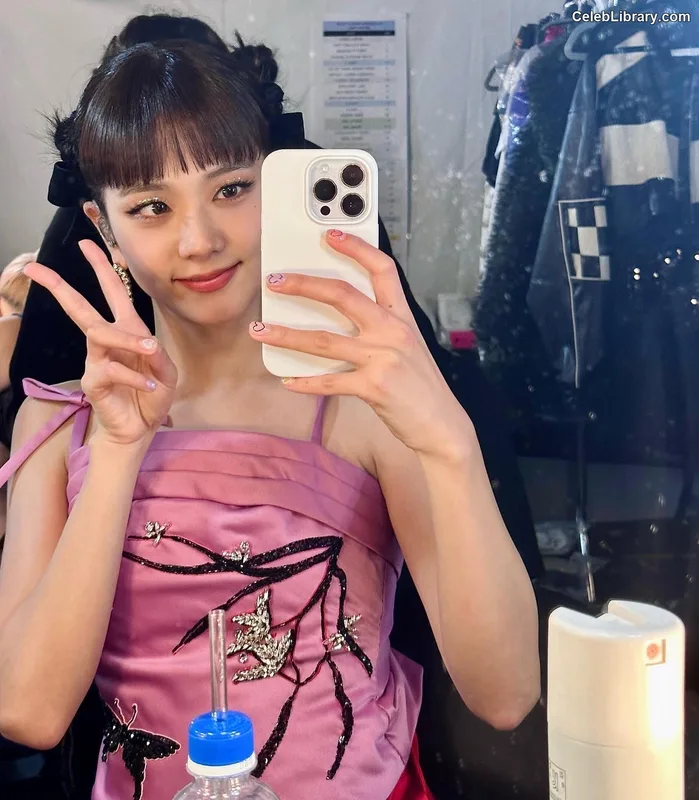 Jisoo  - BLΛƆKPIИK ( BLACKPINK ) photo 6 of 2451