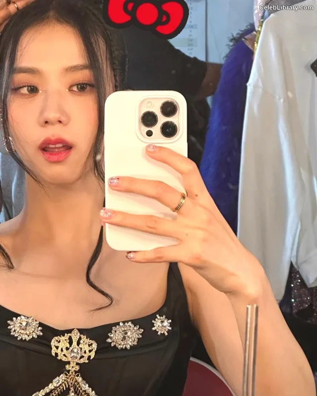 Jisoo  - BLΛƆKPIИK ( BLACKPINK ) photo 9 of 2451