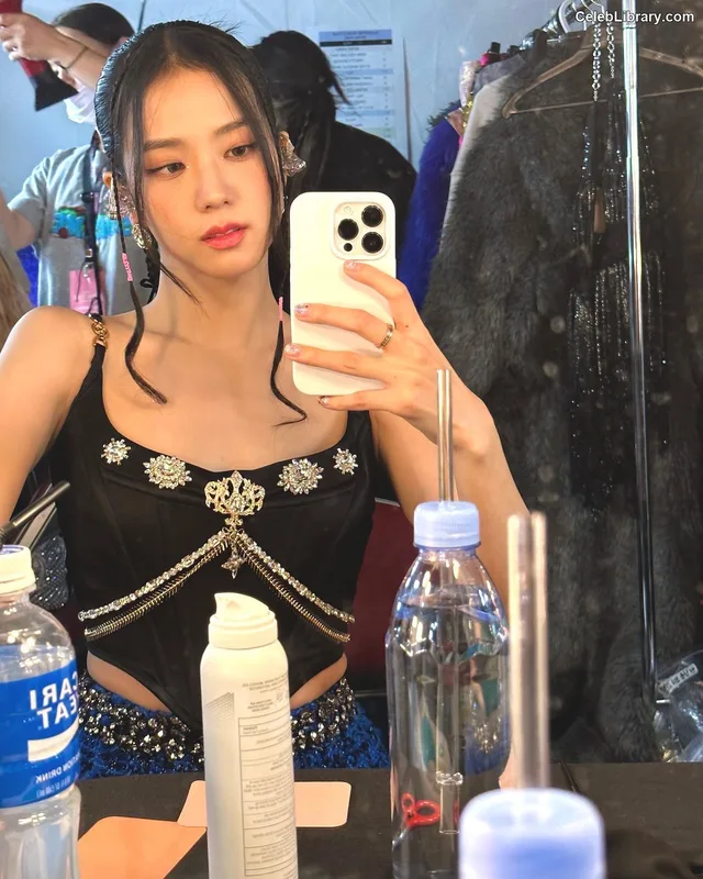 Jisoo  - BLΛƆKPIИK ( BLACKPINK ) photo 10 of 2451