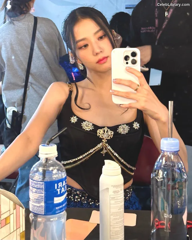 Jisoo  - BLΛƆKPIИK ( BLACKPINK ) photo 11 of 2451
