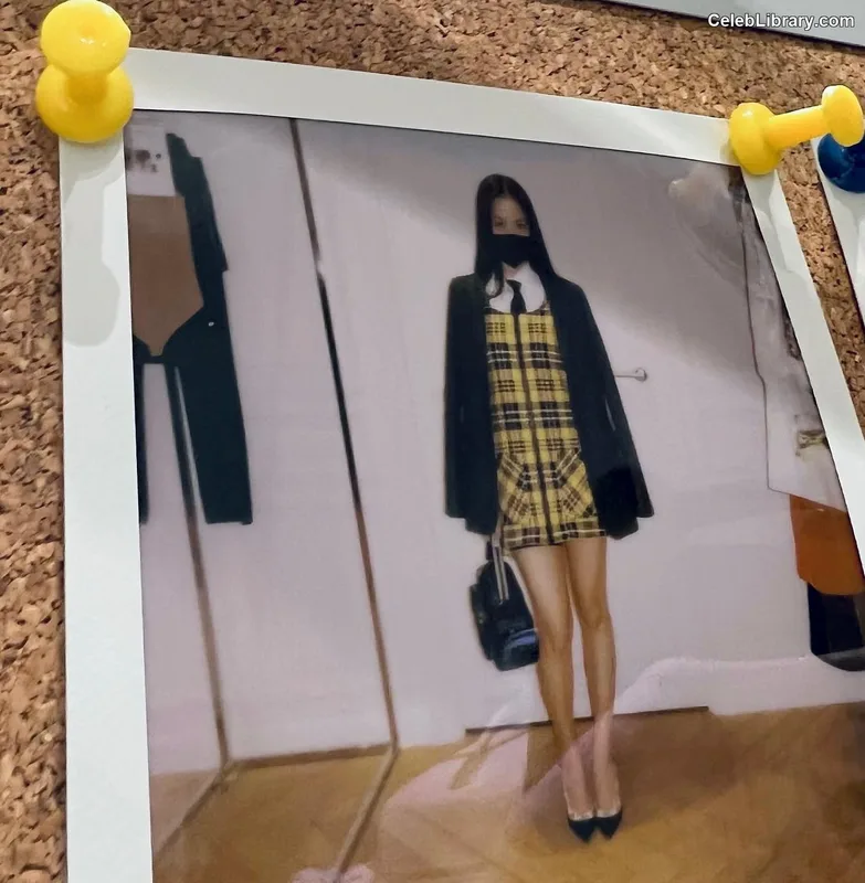 Jisoo  - BLΛƆKPIИK ( BLACKPINK ) photo 20 of 2451