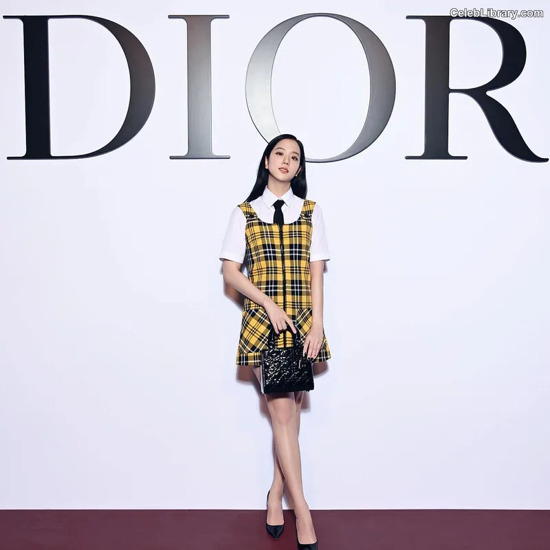 Jisoo  - BLΛƆKPIИK ( BLACKPINK ) photo 23 of 2451