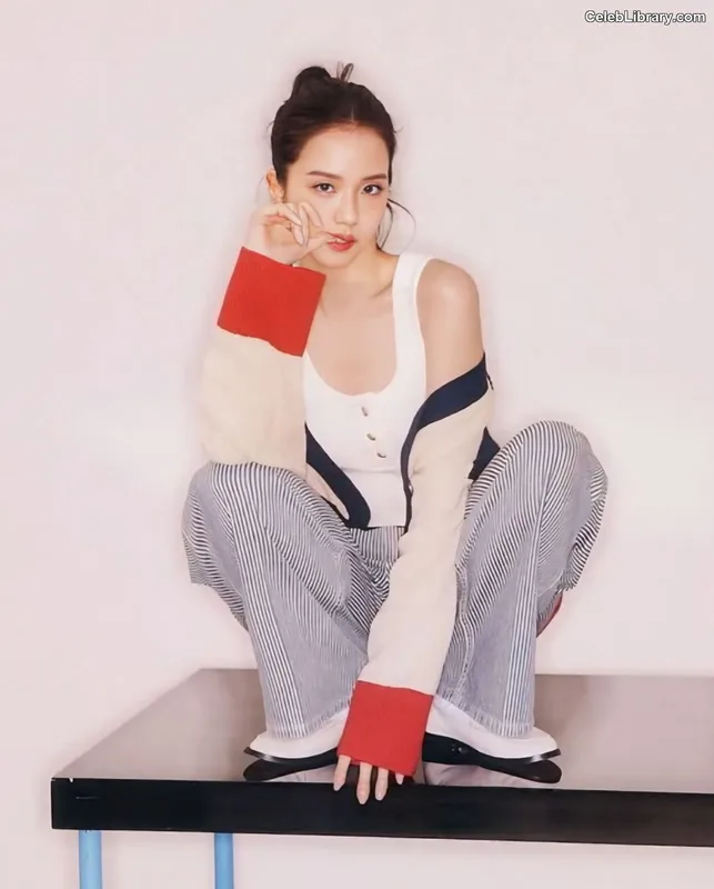 Jisoo  - BLΛƆKPIИK ( BLACKPINK ) photo 10 of 2451