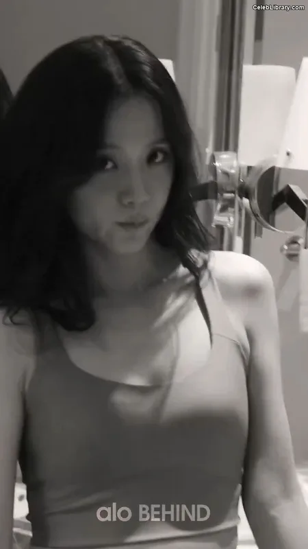 Jisoo  - BLΛƆKPIИK ( BLACKPINK ) photo 2 of 2451