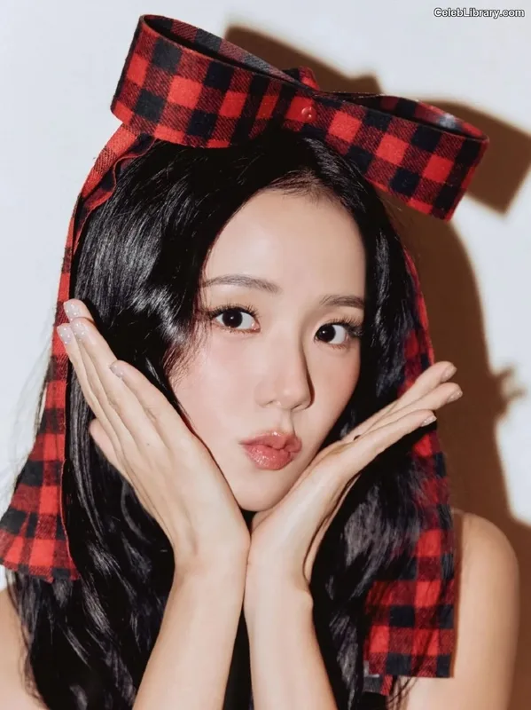 Jisoo  - BLΛƆKPIИK ( BLACKPINK ) photo 10 of 2451