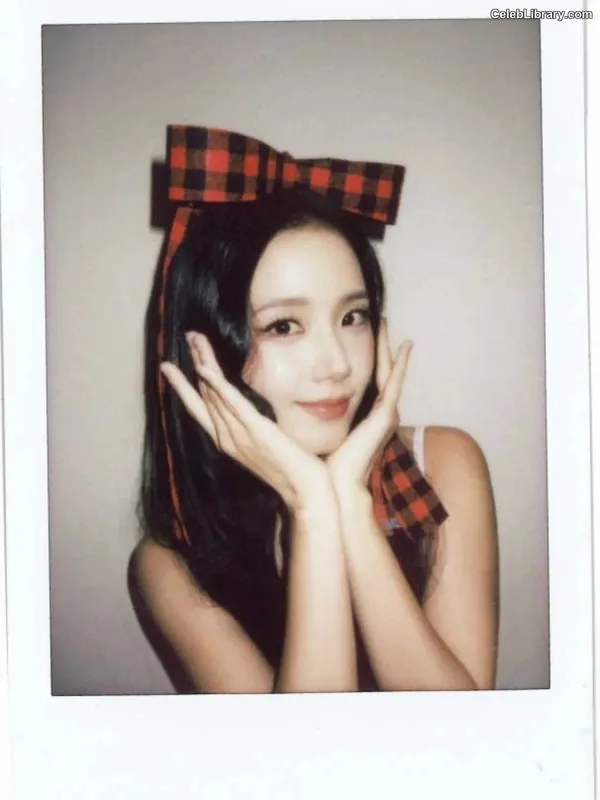 Jisoo  - BLΛƆKPIИK ( BLACKPINK ) photo 11 of 2451