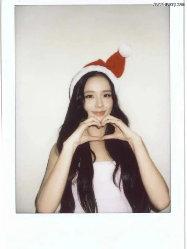 Jisoo  - BLΛƆKPIИK ( BLACKPINK ) photo 13 of 2451