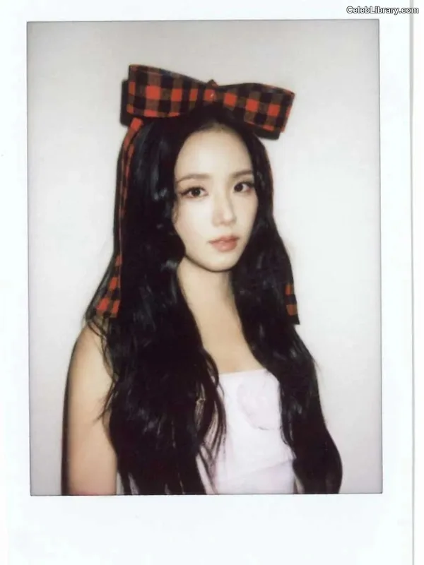 Jisoo  - BLΛƆKPIИK ( BLACKPINK ) photo 14 of 2451