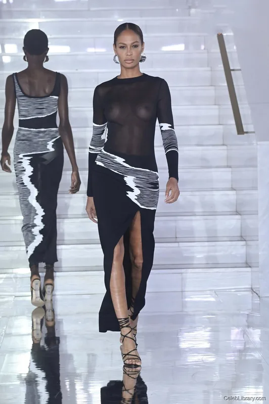 Joan Smalls photo 2 of 60