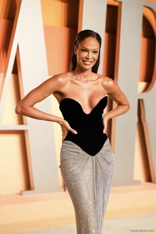Joan Smalls photo 11 of 60