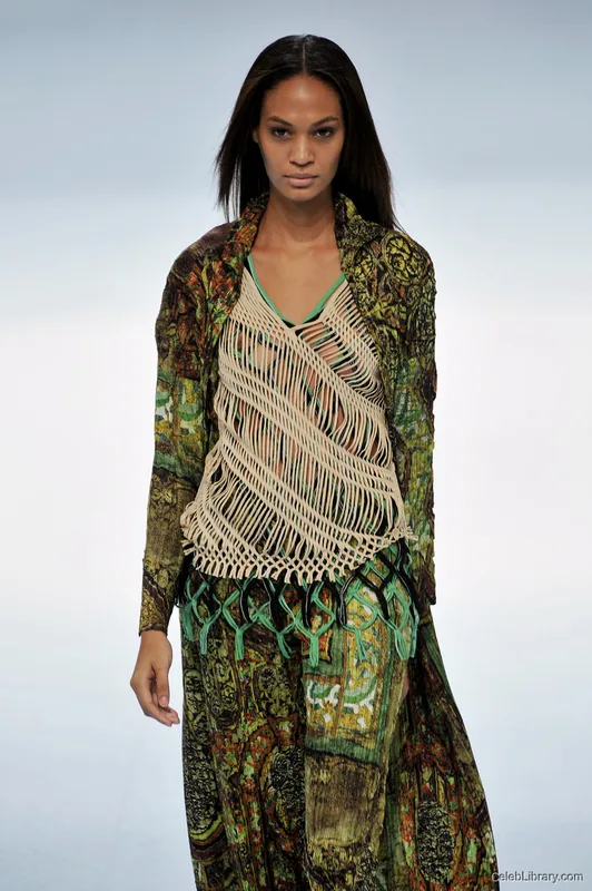 Joan Smalls photo 3 of 60