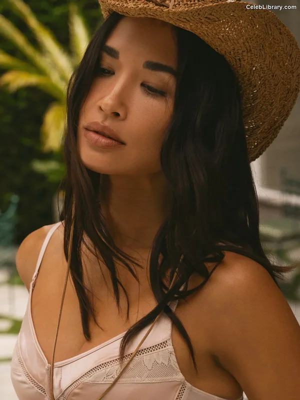 Jocelyn Chew photo 4 of 116